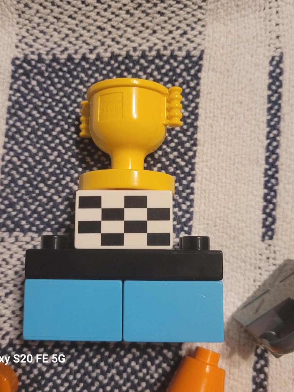 Lego Duplo set 10589 Octan car - Picture 2 of 4